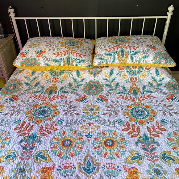 Maxeys Reversible Coverlet Set - Picture 7 of 14